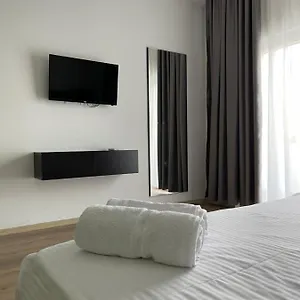 ladi-rooms.hotels-in-tirana.com/
